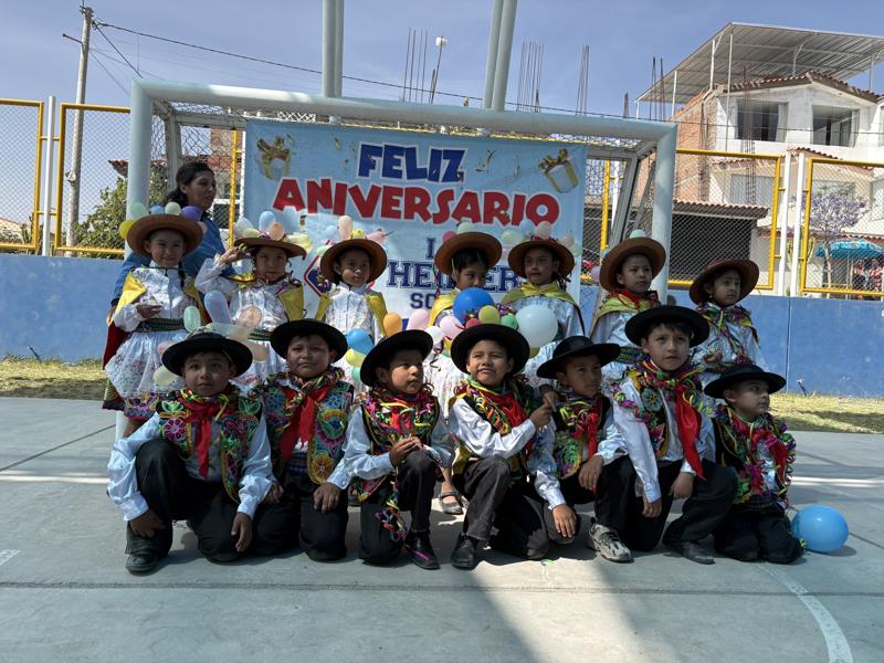 Estudiantes en el aniversario