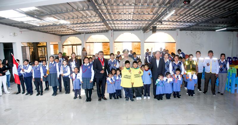 Estudiantes, docentes y autoridades